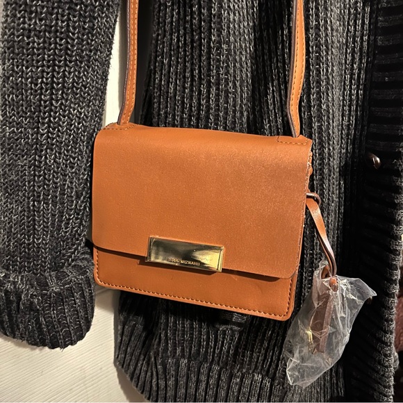 New Isaac Mizrahi Live Whitney Small Shoulder Saddle Cognac Brown Leather Bag - Picture 2 of 7